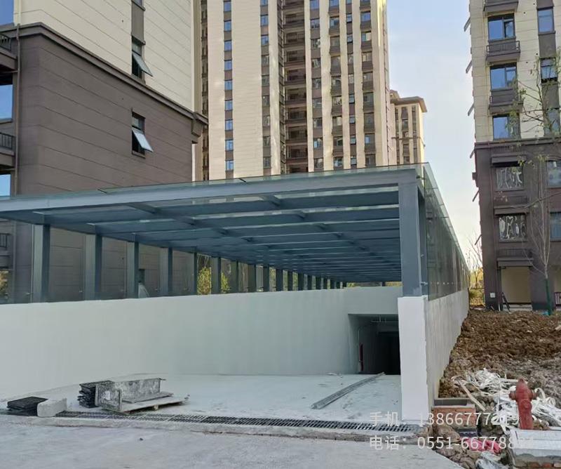 地下室入庫雨棚