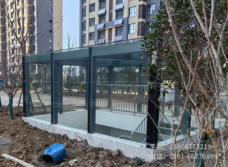 地下室入庫雨棚